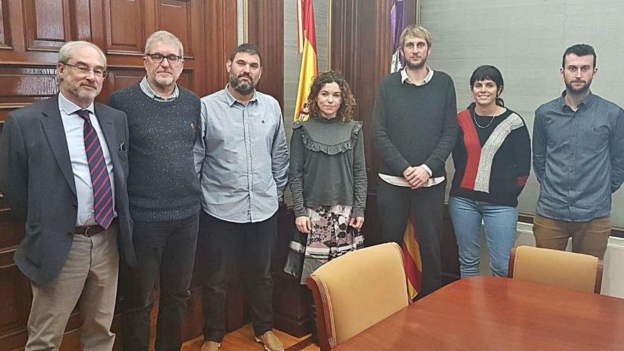 Rosario Sánchez recibió ayer a representantes de Tramuntana XXI.