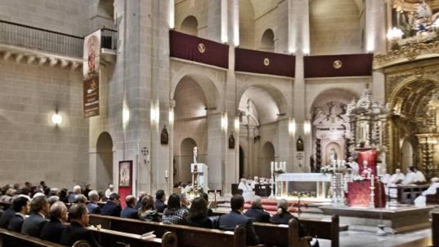 El obispo clausura en la Concatedral de San Nicolás el Año de la Fe