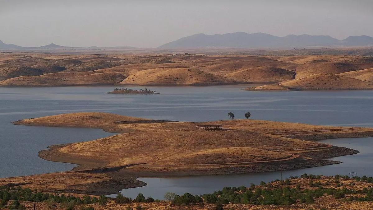 El impresionante embalse de La Serena