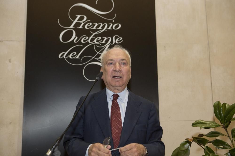 ENTREGA DEL PREMIO OVETENSE DEL AÑO A FRANCISCO RODRIGUEZ, PRESIDENTE DE RENY PICOT