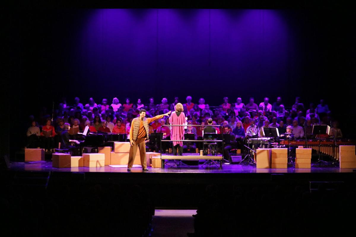 Les imatges de la cantata 'A la ciutat' de Figueres Les imatges de la cantata 'A la ciutat' de Figueres