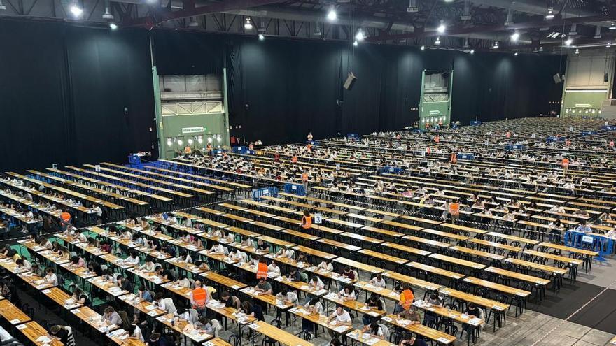 Más de 7.000 opositores se examinan este domingo en Silleda para acceder a 236 plazas del Sergas