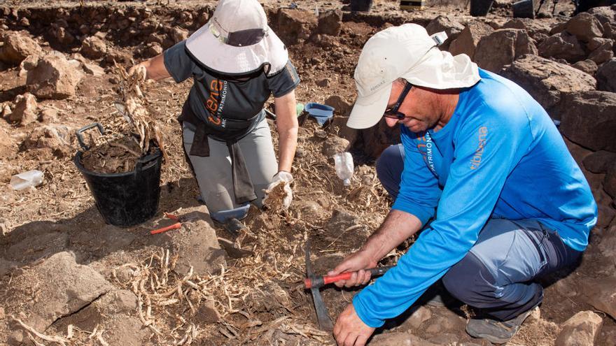 Hallan en La Fortaleza estructuras funerarias desconocidas en Canarias