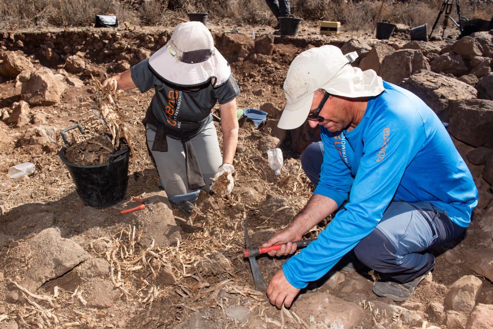 Hallan en La Fortaleza estructuras funerarias desconocidas en Canarias