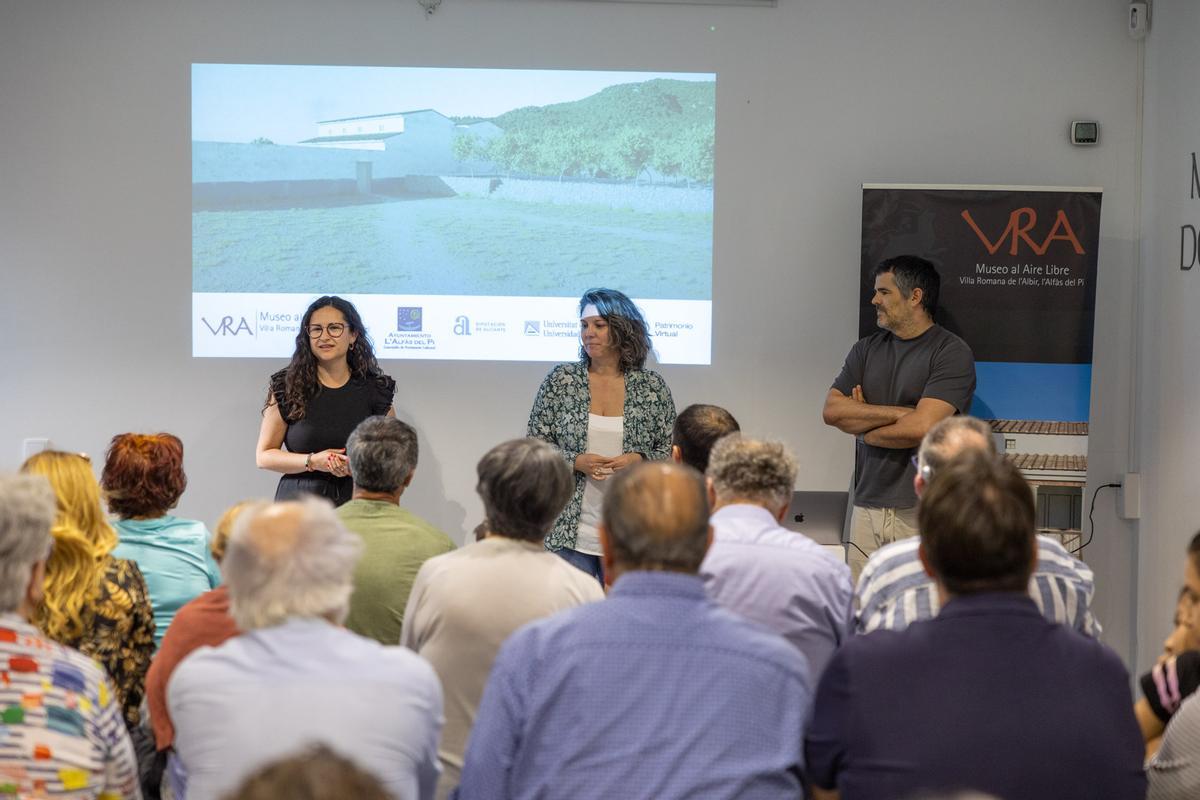 La presentación de la nueva app en la Villa Romana de l'Albir.