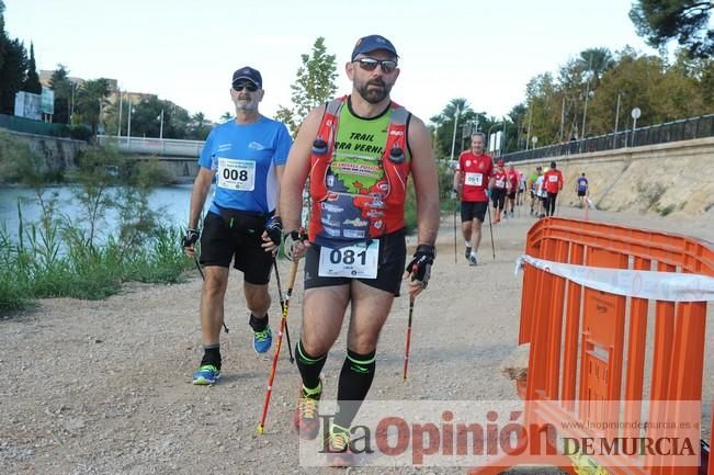 Marcha Nórdica en la mota del río Segura