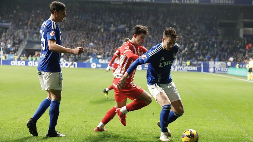 El acta del derbi recoge que “se lanzaron varios objetos&quot;, &quot;sobre todo bolas de papel&quot;: ¿A qué sanción se expone el Tartiere?