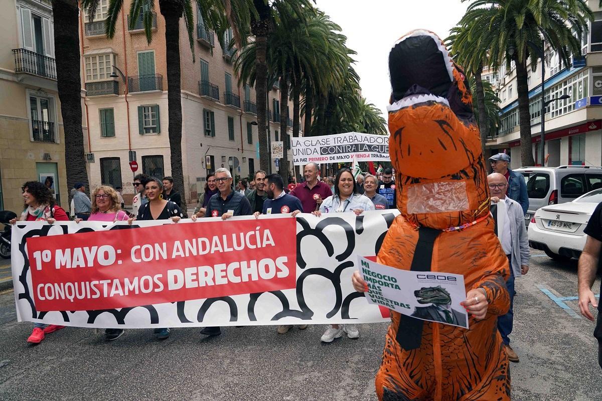 Una de las pancartas de la manifestación del Primero de Mayo de 2025 en Málaga.