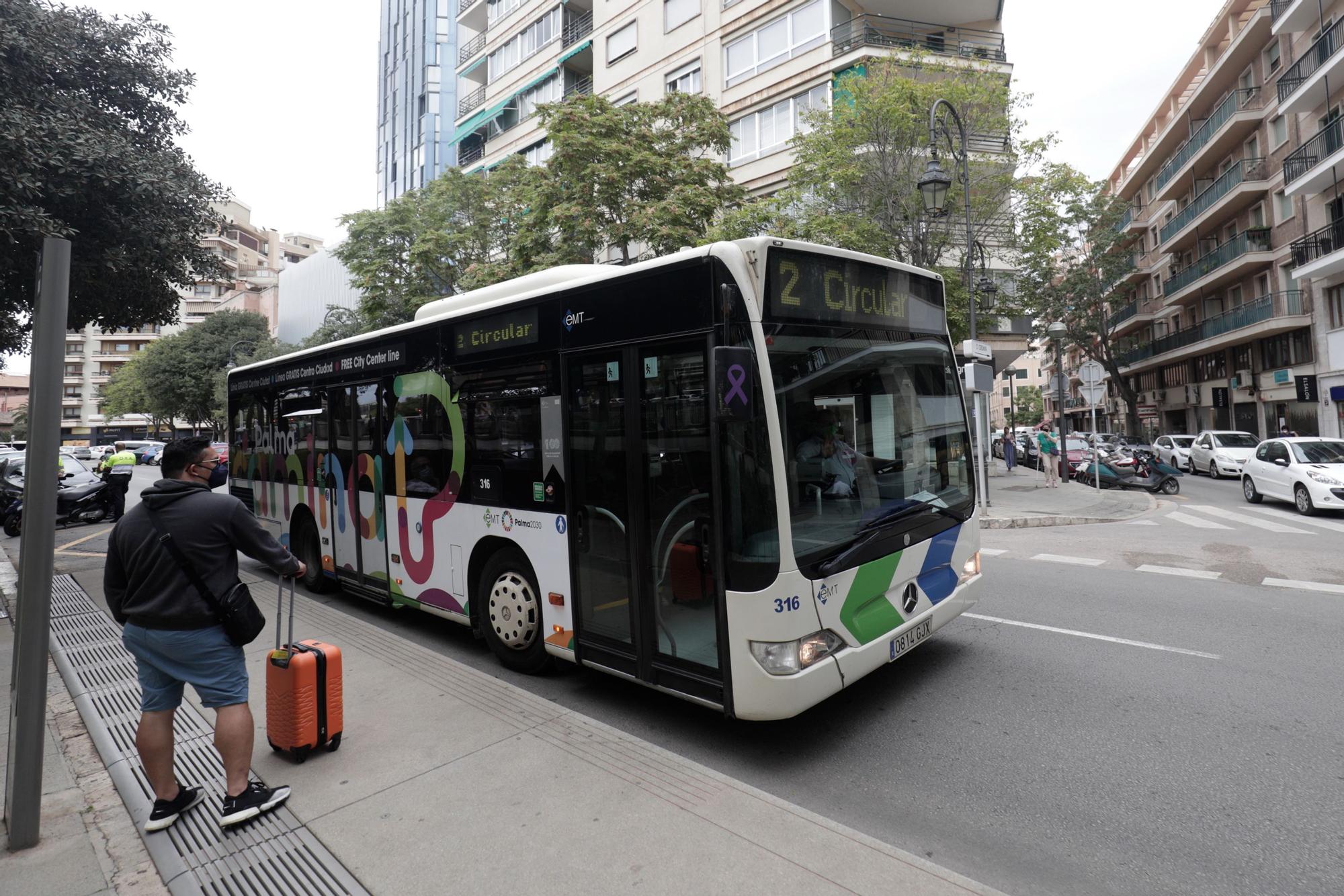 Los residentes toman los aparcamientos del centro el Día sin Coches