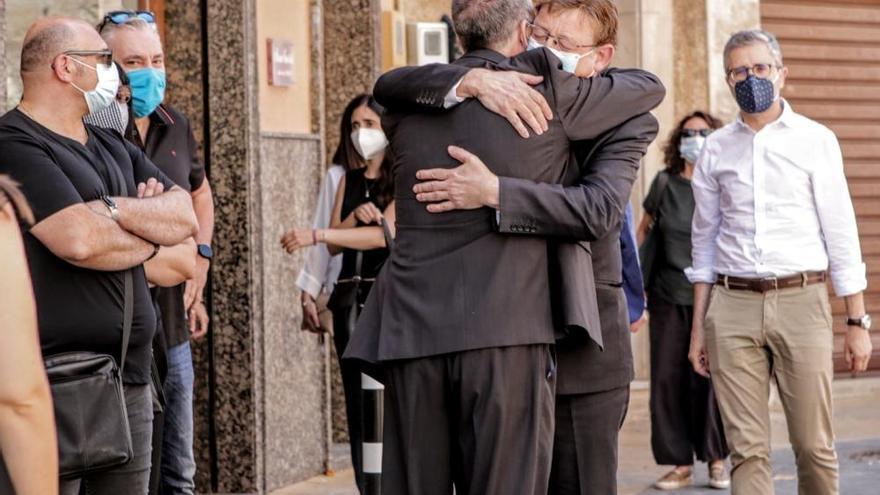 El Consell se vuelca en el funeral del padre de Rafael Climent en Muro