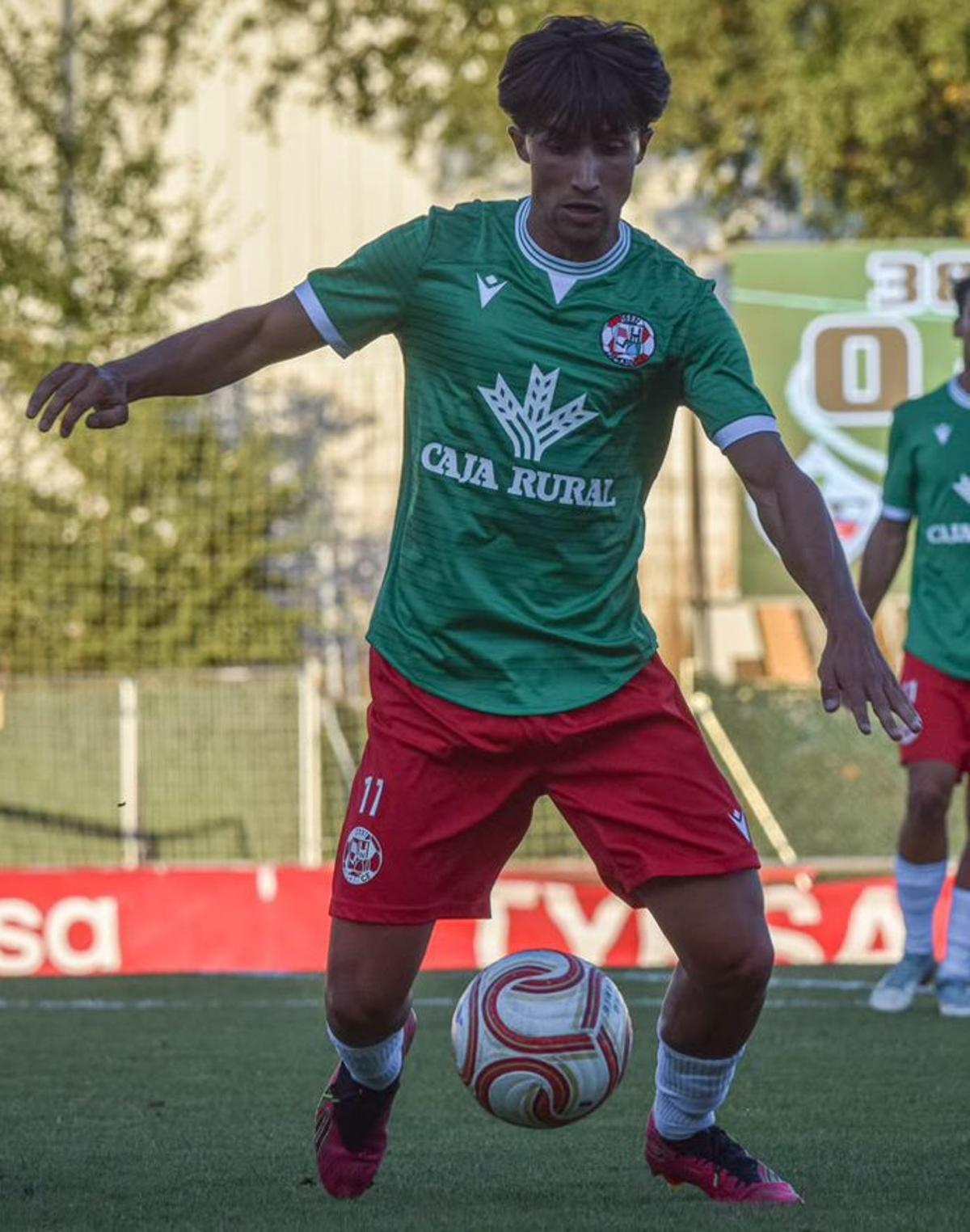 Dos jugadas del partido de ayer.