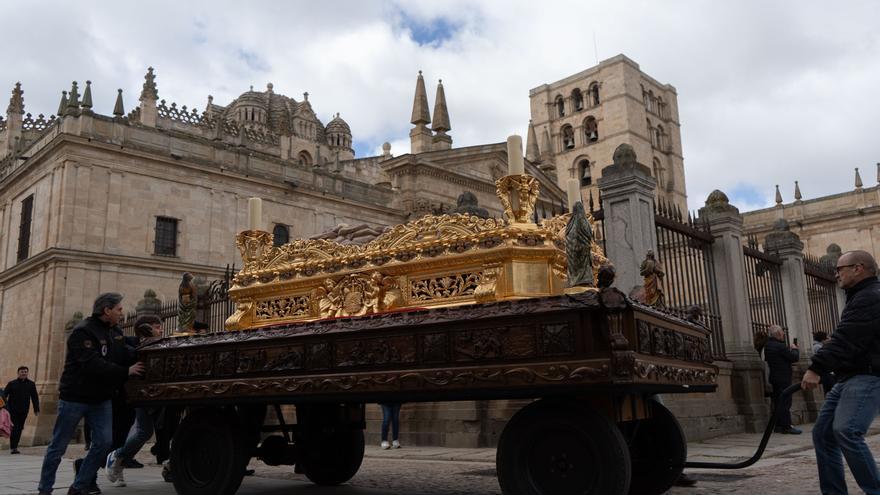 GALERÍA | Bajada del Cristo de las Injurias de Zamora