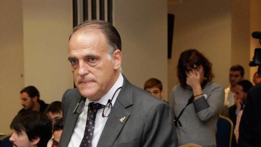 Tebas, en un acto en Gijón.