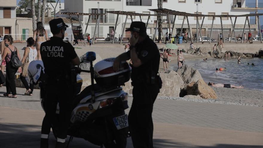 La Policía Local cierra las playas de Palma