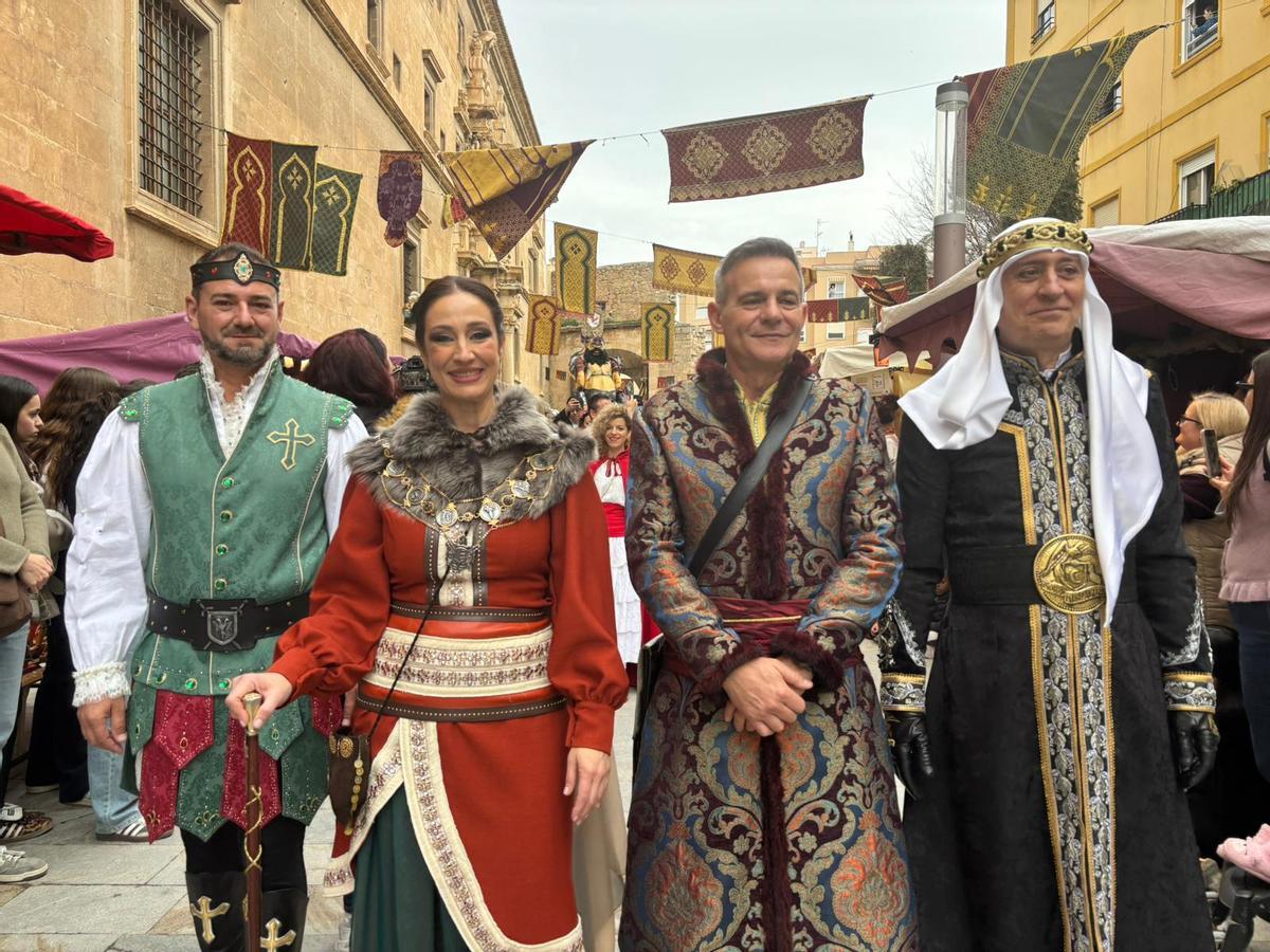 Cargos festeros en la inauguración