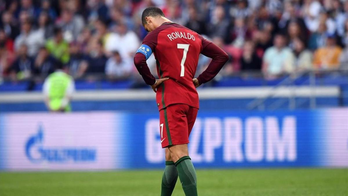 Cristiano Ronaldo a levantar la cabeza con Portugal