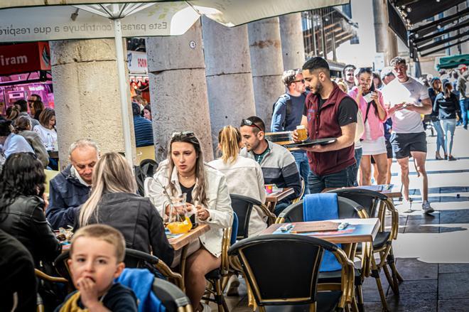 Las empresas necesitan gastar hasta 210 euros para que un trabajador gane 100 euros netos más, según Pimec