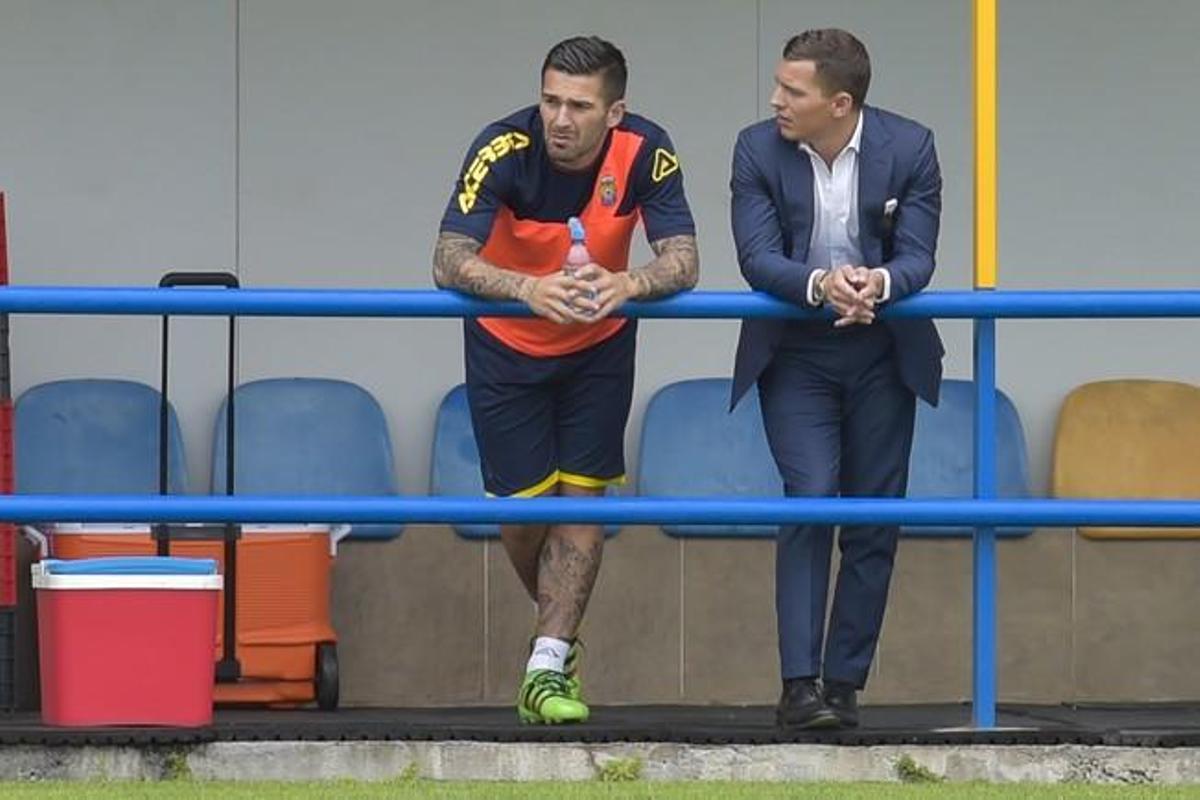 Entrenamiento de la UD Las Palmas, con el nuevo ... Entrenamiento de la UD Las Palmas, con el nuevo ...