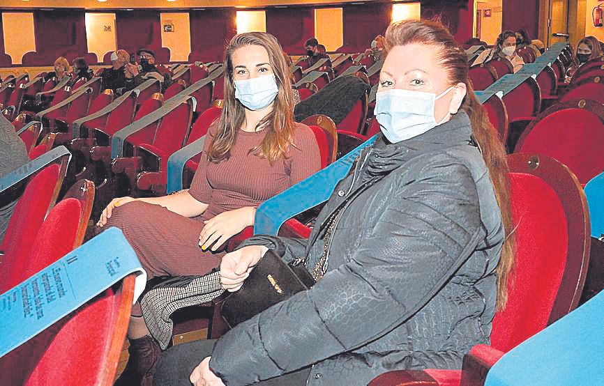 Emilia Blázquez y su madre Donna Sanderson.