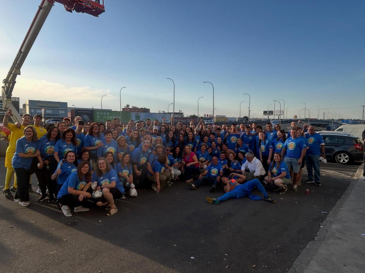 Foto de familia de la delegación de Altura que asistió a la grabación de la segunda semifinal del 'Grand Prix'.