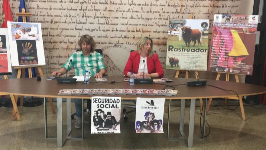 Los concejales de Seguridad Ciudadana y de Fiestas, Jesús Nieto y Patricia Martín.