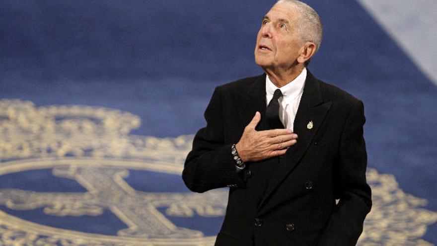 Cohen tras recibir el Príncipe de Asturias de las Letras, en 2011.