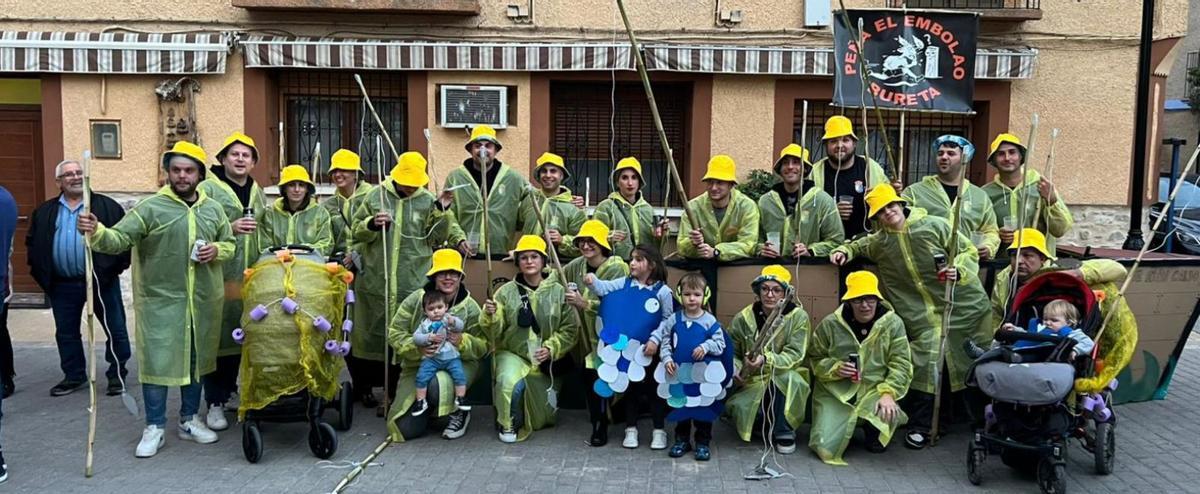 Los buretanos participaron en el concurso de disfraces celebrado durante las fiestas. | SERVICIO ESPECIAL