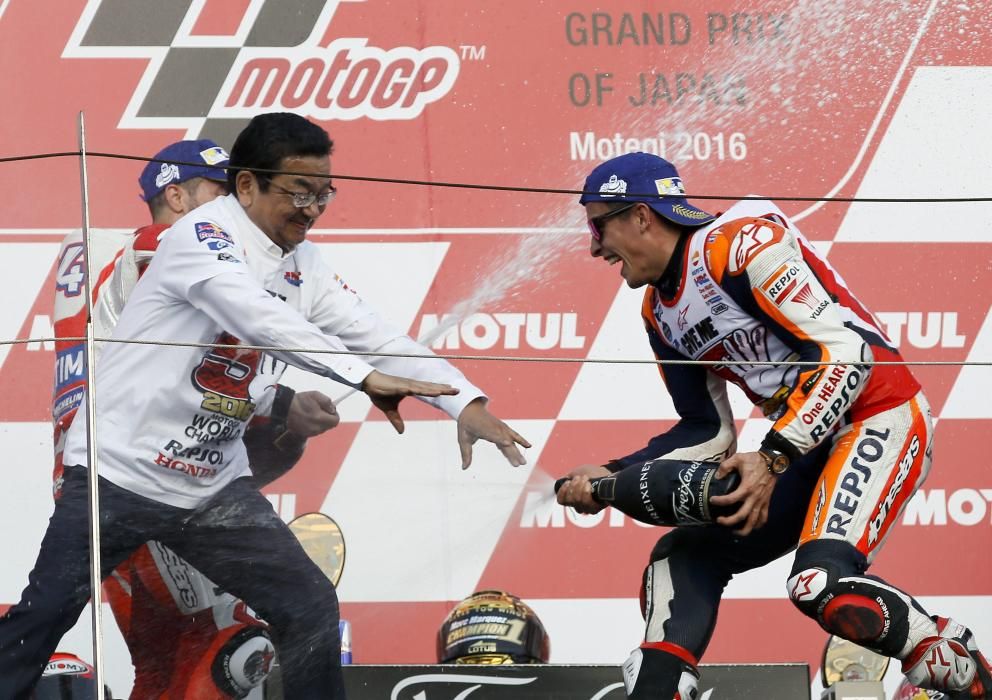 Márquez gana contra pronóstico su tercer mundial de Moto GP en Motegi.