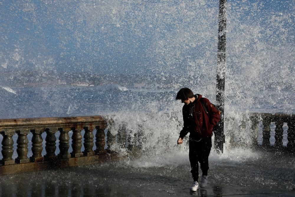 Oleaje en Gijón