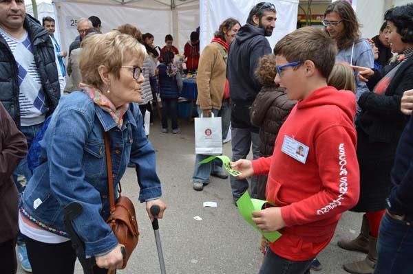 Escolars berguedans celebren el Mercat de les Cooperatives Escolars