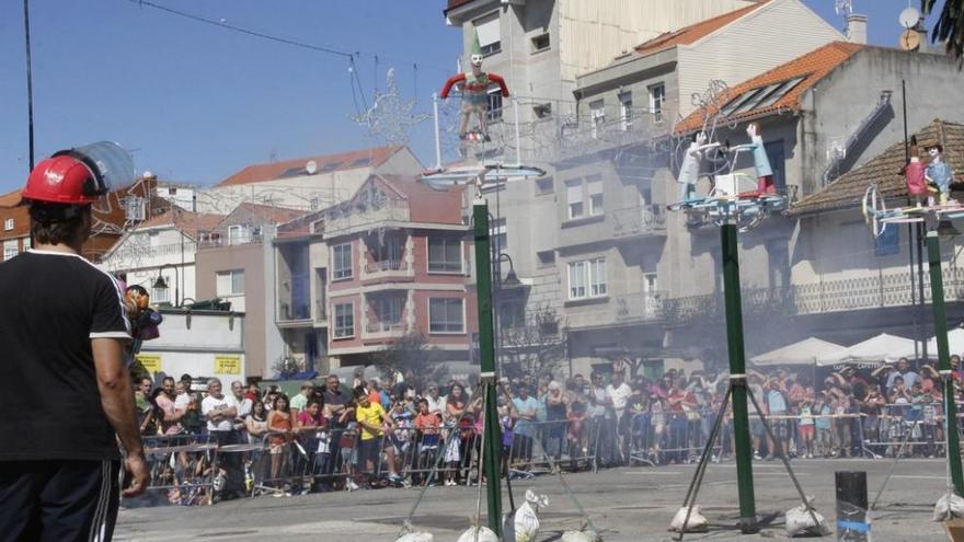 Quema de damas e galáns, una tradición en las Festas do Cristo. Santos Álvarez