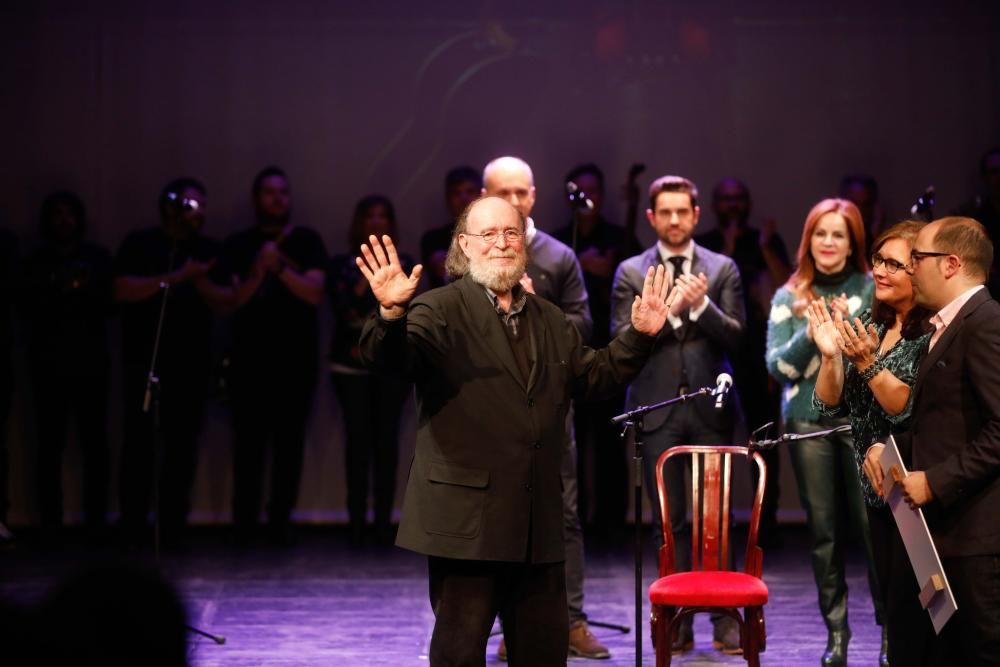 Zamora canta a Joaquín Díaz