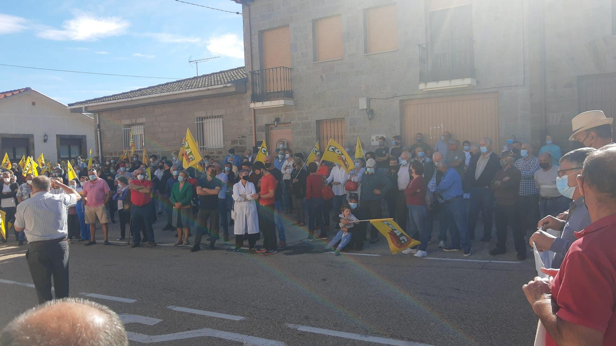 GALERÍA | Manifestación por la sanidad rural en Villardeciervos