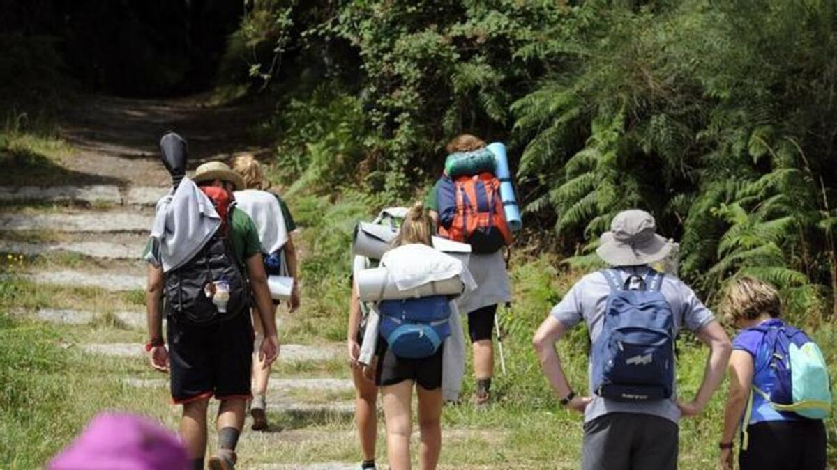 Un grupo de peregrinos realizando una etapa del Camino de Santiago