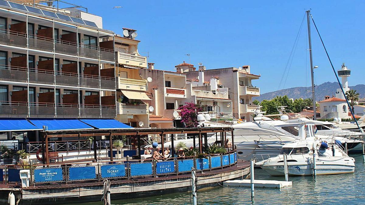 L&#039;Hotel Port Salins amb vistes als canals.  | TURISME CASTELLÓ