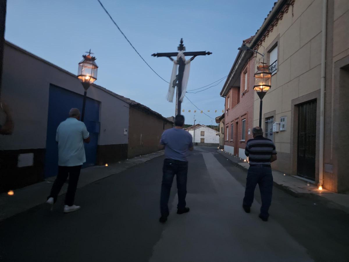 Procesión en Santa Colomba de las Monjas, en la Noche Mágica.