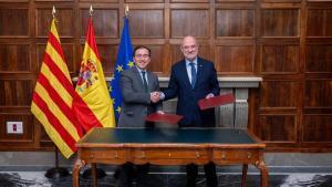 El ministro José Manuel Albares y el conseller Jaume Duch el lunes en Madrid.