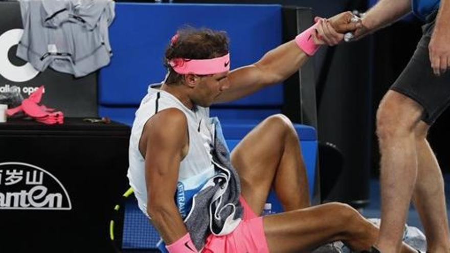 Nadal tuvo que retirarse del Open de Australia.