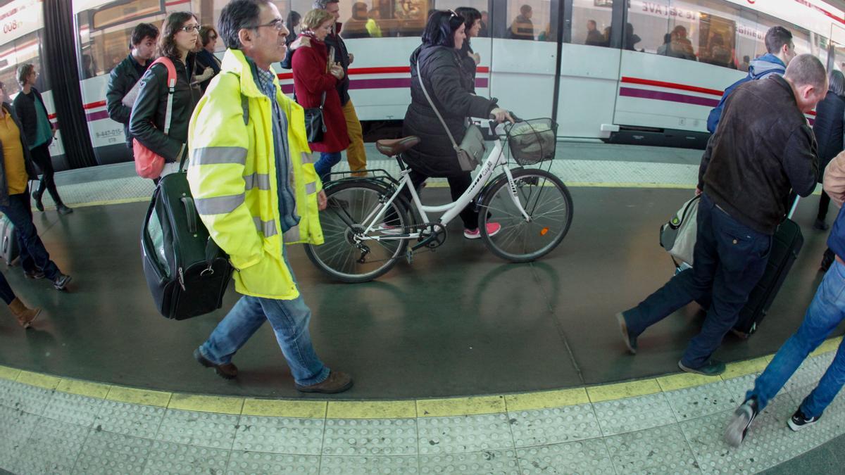 Retrasos en el cercanias de la línea Valencia-Castellon