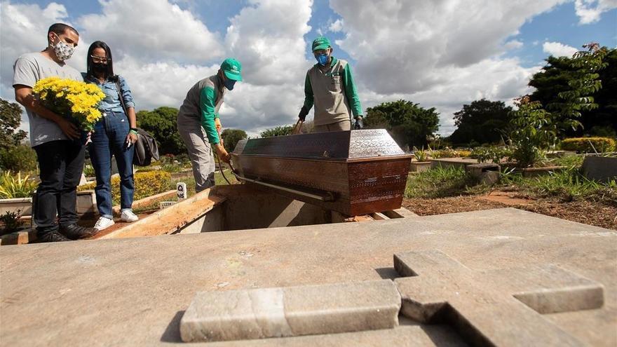 Brasil supera los 75.000 muertos por covid-19