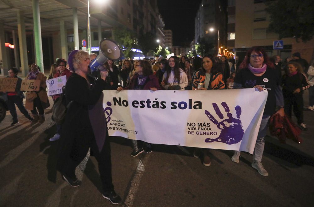 Sagunt grita contra la violencia machista el 25N