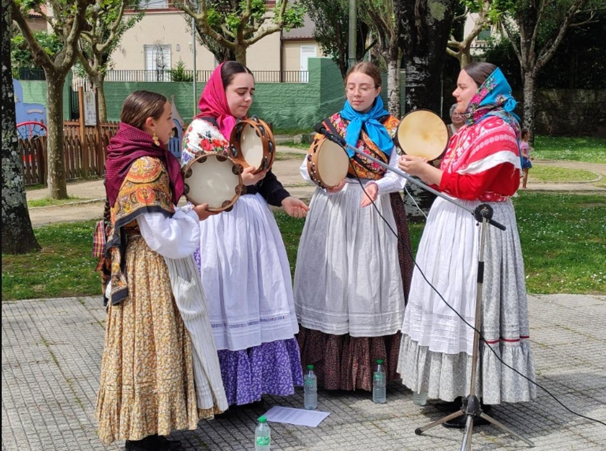 Cantareiras en la alameda de Aldán.