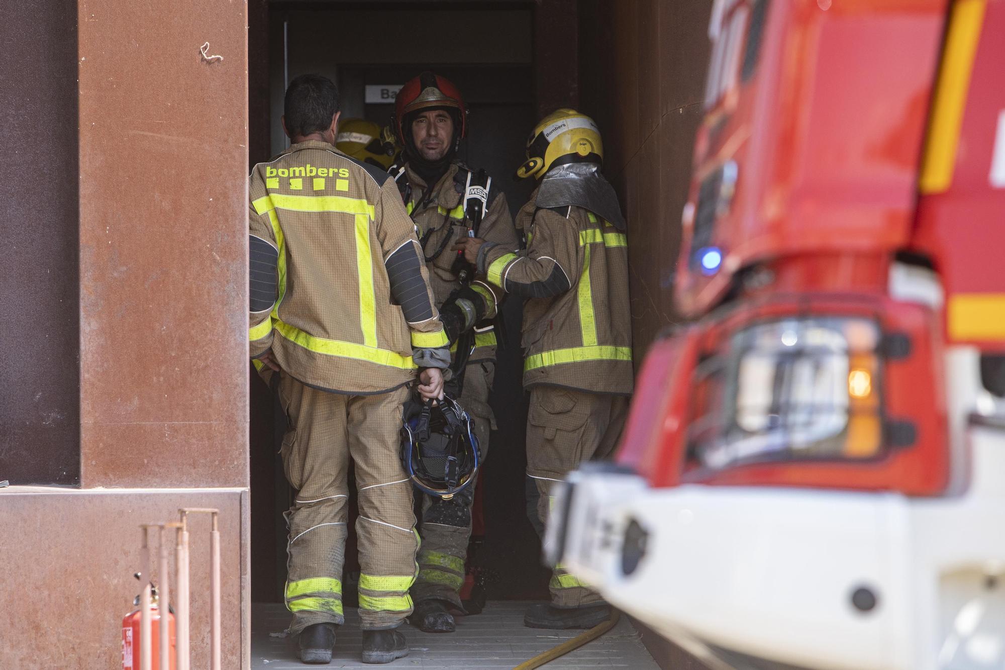 Desallotgen un bloc de pisos a Vidreres per un incendi en la instal·lació elèctrica