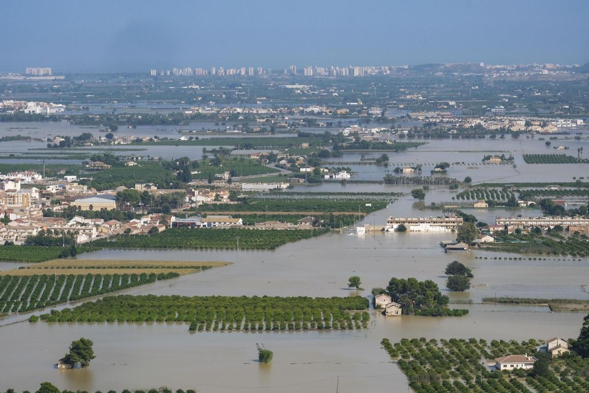 Llano de la huerta tradicional de la Vega Baja inundado en septiembre de 2019. Al fondo, Guardamar del Segura.