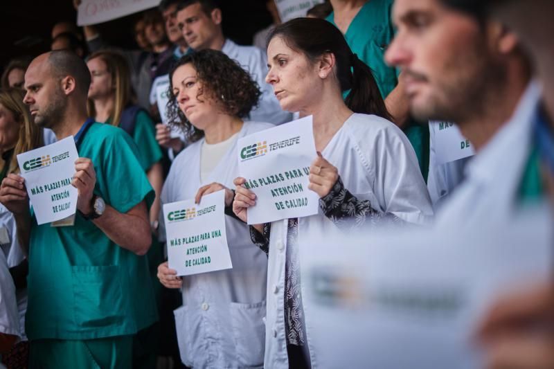 Protesta de médicos por las pocas plazas en la OPE