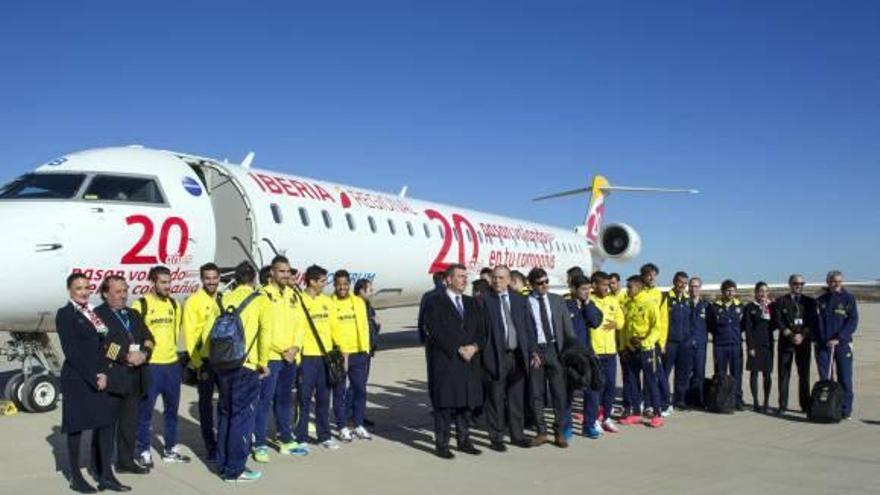 El  aeropuerto de Castellón se estrena con un vuelo comercial del Villarreal CF