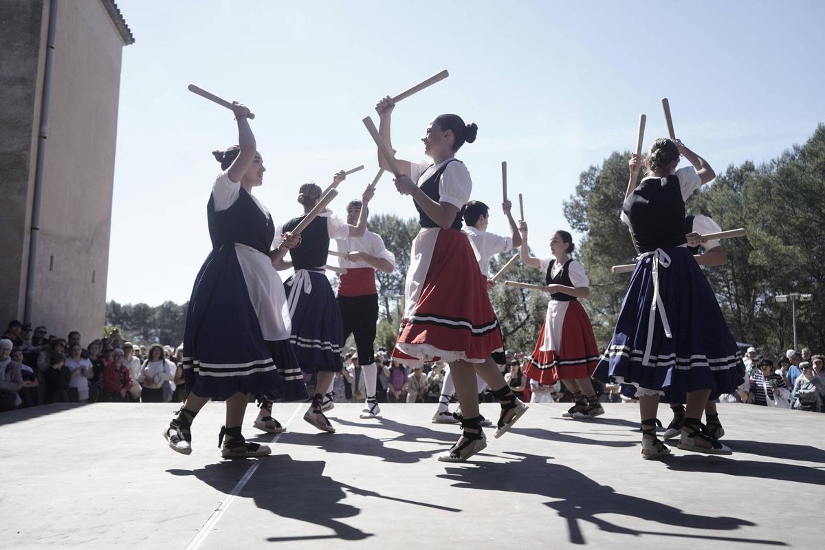 El Santuari de Joncadella viu un concorregut aplec de Dilluns de Pasqua