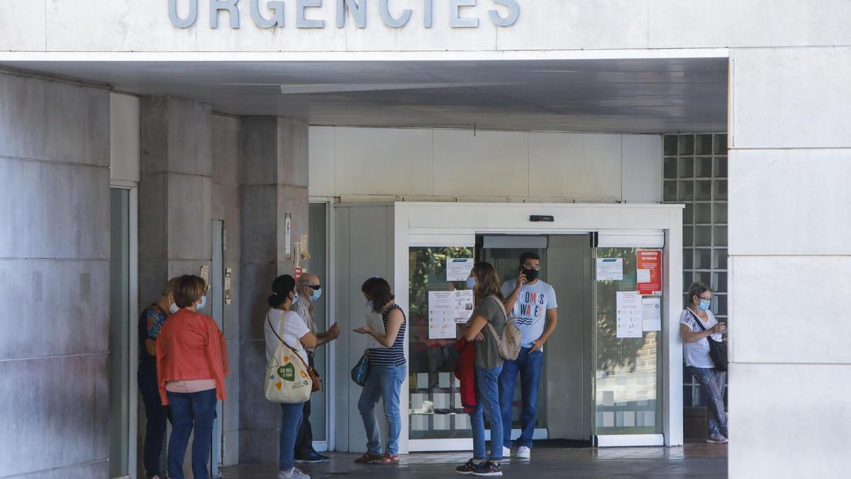 Puerta de Urgencias del Hospital Clínico de València.