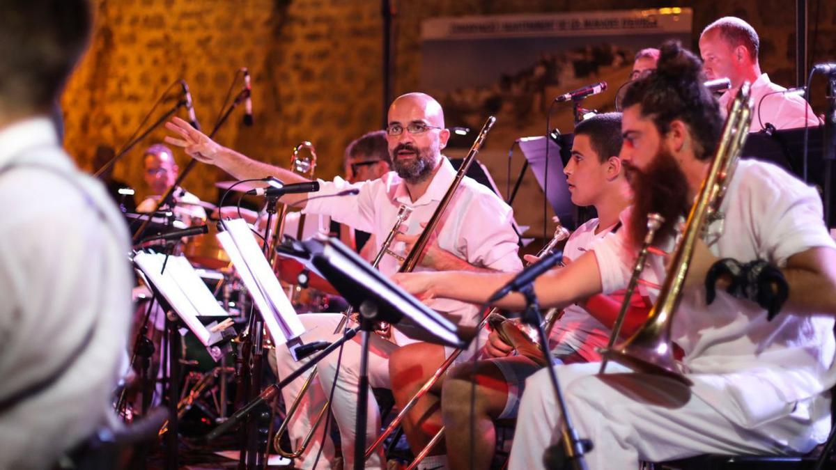 Concierto de 2019 de la Big Band Ciutat d’Eivissa, con Vicent Tur.   | ZOWY VOETEN