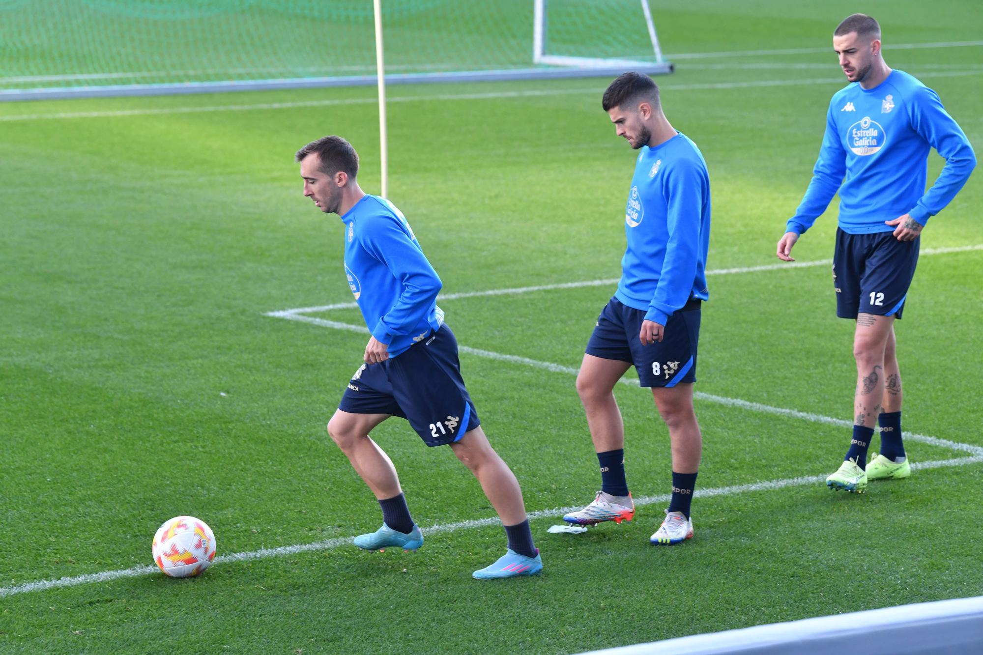 Toda la plantilla convocada para la final ante el Córdoba